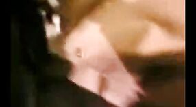 অপেশাদার ভারতীয় দম্পতি বাষ্পীয় ভিডিওতে মৌখিক আনন্দ অনুসন্ধান করে 3 মিন 20 সেকেন্ড
