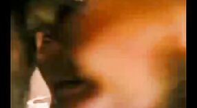 অপেশাদার ভারতীয় দম্পতি বাষ্পীয় ভিডিওতে মৌখিক আনন্দ অনুসন্ধান করে 4 মিন 00 সেকেন্ড