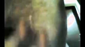Niegrzeczny Indyjski bhabha dostaje jej cipki waliło przez sąsiad na kamera 2 / min 20 sec