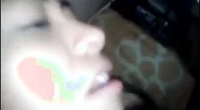 Video porno amatir Desi MILF menampilkan MMS bocor seks 2 min 50 sec