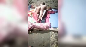 Mujer india es golpeada por un compañero XXX de Cachemira en un video desi mms 1 mín. 20 sec