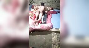 Mujer india es golpeada por un compañero XXX de Cachemira en un video desi mms 1 mín. 30 sec