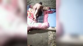 印度妇女在desi MMS视频中被克什米尔XXX合作伙伴击中 1 敏 40 sec