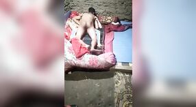 Mujer india es golpeada por un compañero XXX de Cachemira en un video desi mms 3 mín. 00 sec