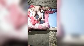 Mujer india es golpeada por un compañero XXX de Cachemira en un video desi mms 3 mín. 20 sec