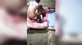 Une indienne se fait pilonner par un partenaire cachemiri XXX dans une vidéo desi mms 3 minute 30 sec