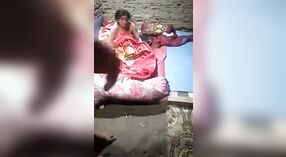 Mujer india es golpeada por un compañero XXX de Cachemira en un video desi mms 3 mín. 40 sec