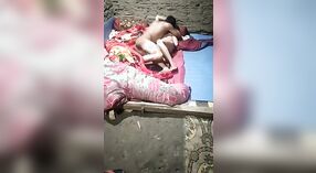 Mujer india es golpeada por un compañero XXX de Cachemira en un video desi mms 0 mín. 40 sec