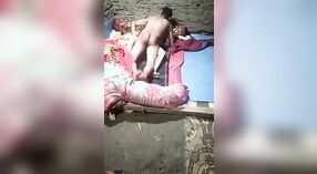 Mujer india es golpeada por un compañero XXX de Cachemira en un video desi mms 1 mín. 10 sec