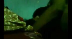 Видеозапись скрытой камерой сексуального скандала индийской тети Парул 0 минута 0 сек