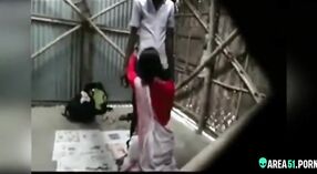 Une vidéo Desi XXX mms capture un neveu et une tante ayant des relations sexuelles dans une maison abandonnée 0 minute 40 sec