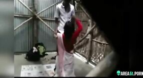 Desi XXX mms wideo captures nephew i aunty mający seks w an opuszczony dom 0 / min 50 sec