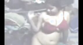Indiase babe in slipje gets naar beneden en vies met haar jong boyfriend 0 min 0 sec