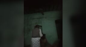 Escándalo Desi mms: Hombre de pelo rizado disfruta de una noche salvaje con una mujer sumisa 1 mín. 20 sec