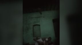 데시 엠 스캔들:곱슬 머리 남자는 복종하는 여자와 야생의 밤을 즐긴다 2 최소 50 초