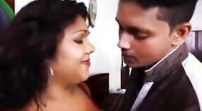 与印度夫妇的小组视频中的铁杆印度性爱 0 敏 50 sec