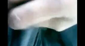 ಭಾರತೀಯ ಪತ್ನಿ ದೇಸಿ ಎಂಎಂಎಸ್ ಹಗರಣದಲ್ಲಿ ಶಿಶ್ನ ಹೀರುವ ತನ್ನ ಭರ್ತಿ ಪಡೆಯುತ್ತದೆ 1 ನಿಮಿಷ 50 ಸೆಕೆಂಡು