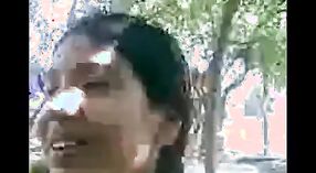 インドの妻はデジmmsスキャンダルで吸うコックを満たします 4 分 20 秒