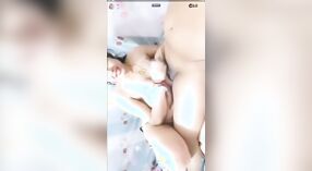 Desi bebek ile büyük göğüsler gets yaramaz üzerinde the phone içinde MMC film 0 dakika 50 saniyelik