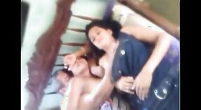 印度MMS视频中有一个热热三人，她的妻子和他们的妹妹 3 敏 30 sec