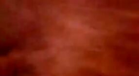 ఒక కొంటె దేశీ అమ్మాయి తన బెస్ట్ ఫ్రెండ్ తో ఆవిరి సినిమా సన్నివేశంలో దిగి మురికిగా ఉంటుంది 7 మిన్ 40 సెకను