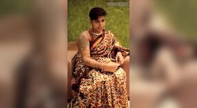 Gorąca akcja sari z Tamila Hilaria i jej przyrodnim bratem 2 / min 20 sec