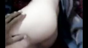 Video de sexo paquistaní presenta a una tía madura y a su marido insatisfecho 1 mín. 20 sec