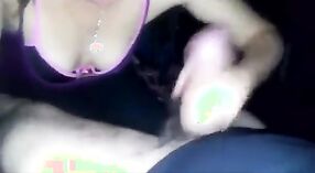 Tiener meisje van Kanpur enjoys being pounded hard in deze Indiase seks video - 1 min 20 sec