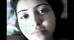 Indisches Teen mit großen Titten wird in skandalösem Video von ihrem Bruder gefickt 1 min 30 s