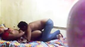 Desi Empregada fica seduzido por seu senhorio em um Sensual Chudai vídeo 7 minuto 20 SEC