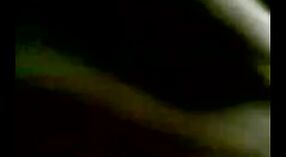 బ్లోజాబ్‌తో తరగతి గది కుంభకోణం సమయంలో భారతీయ కళాశాల ఉపాధ్యాయుడికి కోపం వస్తుంది 4 మిన్ 50 సెకను