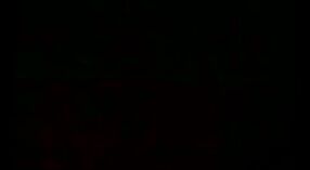 బ్లోజాబ్‌తో తరగతి గది కుంభకోణం సమయంలో భారతీయ కళాశాల ఉపాధ్యాయుడికి కోపం వస్తుంది 0 మిన్ 50 సెకను