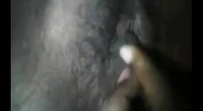 देखो एक युवा भारतीय लड़की का पता लगाने में उसकी कामुकता इस देसी अश्लील वीडियो 2 मिन 40 एसईसी