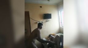 Sud indiano coppia erotico incontro: moglie e il suo amante in MMC 6 min 20 sec
