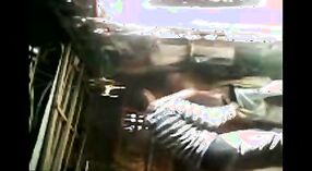 ಭಾರತೀಯ ಅಶ್ಲೀಲ ವಿಡಿಯೋ ತೋರಿಸುತ್ತಾ ಒಂದು ಹಳ್ಳಿಯಲ್ಲಿ doggystyle ಲೈಂಗಿಕ ತೊಡಗಿರುವ 3 ನಿಮಿಷ 00 ಸೆಕೆಂಡು
