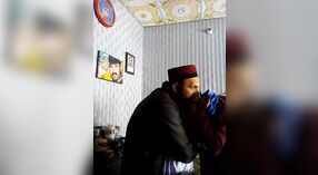 पाकिस्तानी एमएमएस सेक्स कांड: एक भाप से भरा और वर्जित वीडियो 0 मिन 0 एसईसी
