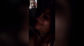Istri Desi XXXX memamerkan payudaranya yang sempurna dalam panggilan video saat dia selingkuh 3 min 10 sec