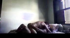 Indyjski seks wideo z udziałem Tripti, gorąca studentka 2 / min 30 sec