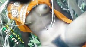 Секс-видео Дези MMC запечатлело обнаженное шоу тети из деревни Керала 9 минута 30 сек