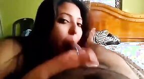 ایک بنگلہ / بھارتی بیوی ایک ایم ایم سی فلم میں ایکٹ میں پکڑا جاتا ہے 2 کم از کم 10 سیکنڈ
