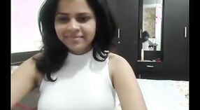 Indiano collegio ragazza con grande tette e fidanzato engages in steamy sesso chat 22 min 30 sec