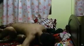 இந்தியன் ஆபாச வீடியோவில் ஒரு டீனேஜ் பெண் படுக்கையறையில் தனது மாற்றாந்தாய் உடலுறவு கொள்கிறாள் 3 நிமிடம் 50 நொடி