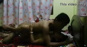 Indyjski porno wideo features a nastolatków dziewczyna mający seks z jej stepbrother w the sypialnia 1 / min 10 sec
