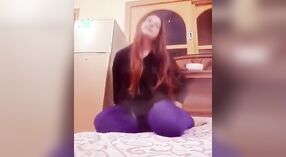 Vingeren indiase slet shows af haar nat poesje voor haar geheim boyfriend 0 min 0 sec