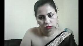 Tante Indische Marangos wird im live-Fernsehen verführt 2 min 20 s