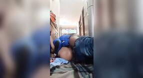 Desi Maid在镜头前被大学生打开 0 敏 0 sec