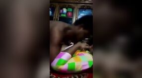 La sex tape à la maison d'un couple de Bangla Desi présente une action MMS intense 0 minute 40 sec