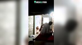Desi bhabhi gets betrapt op Verborgen camera having seks met haar ouder lover 2 min 50 sec
