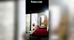 Desi bhabhi gets betrapt op Verborgen camera having seks met haar ouder lover 4 min 20 sec