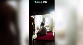 Desi bhabhi gets betrapt op Verborgen camera having seks met haar ouder lover 4 min 50 sec
